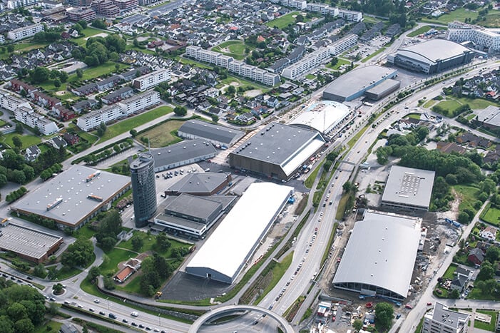 Luchtfoto van Tjensvoll tentoonstellingscentrum